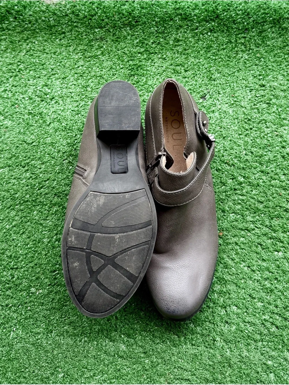 OUL Naturalizer Grey Ankle Booties Women's US 9M Buckle Strap Block Heel Boots